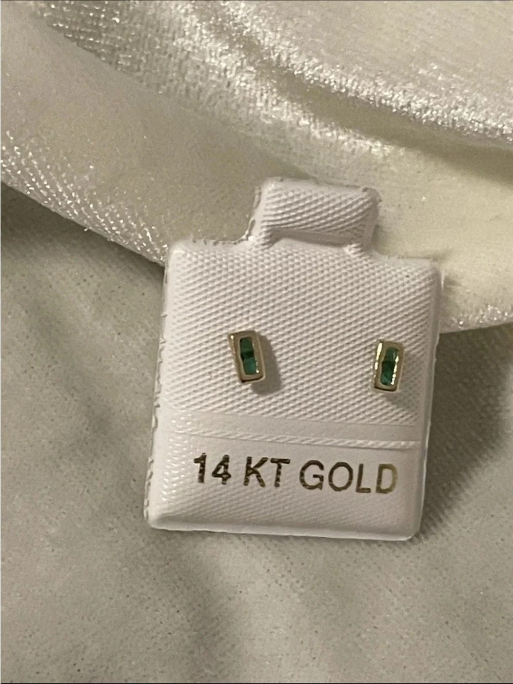 14K Gold Emerald Green Rectangular Stud Earrings - Classic Women's Jewelry